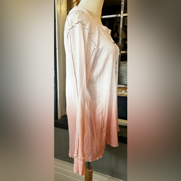 FREE PEOPLE Cozy Up Henley Shirt Top Blush Peach Ombré Combo Size Medium - Picture 3 of 7